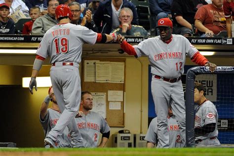 Brewers meet the Reds with 2-1 series lead